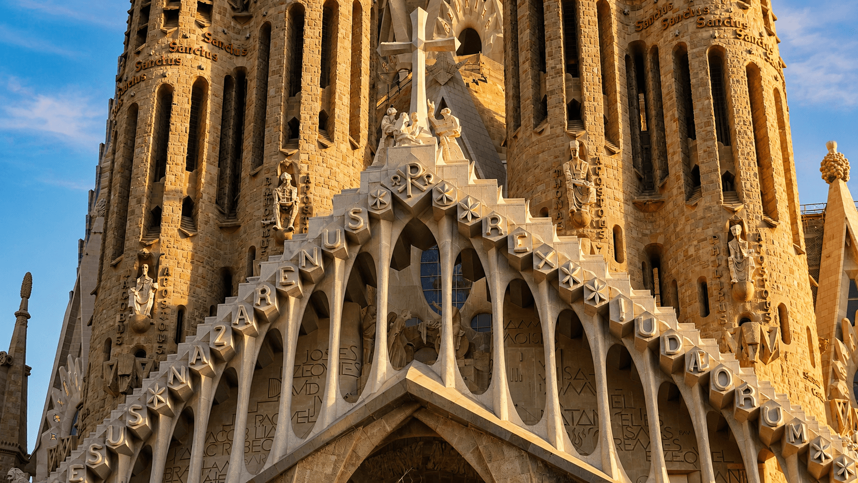 Sagrada Familia, Park Güell & Gothic Quarter Tour